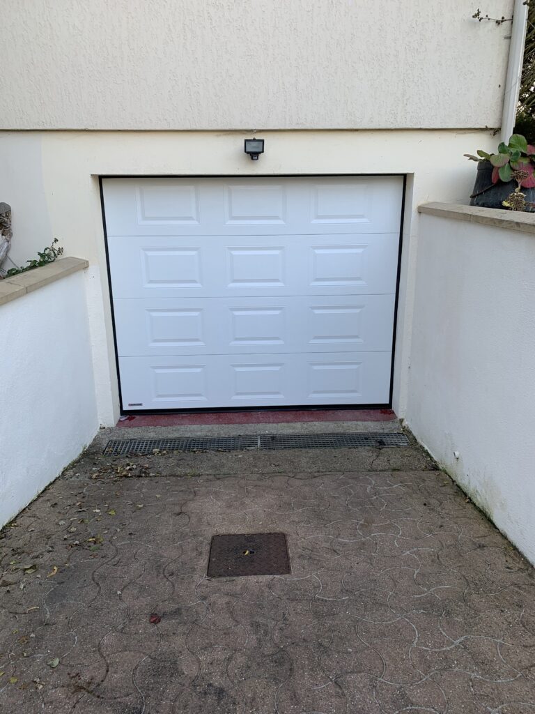 Porte de garage sectionnelle aluminium