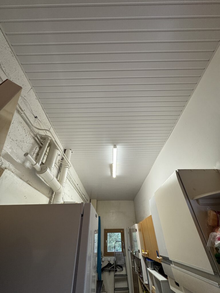 Faux plafond lambris PVC